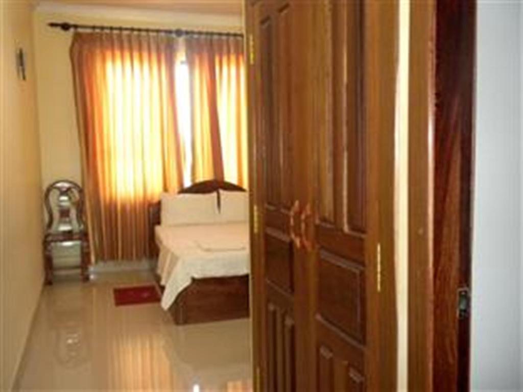 Nyny Hotel Kampot Zimmer foto
